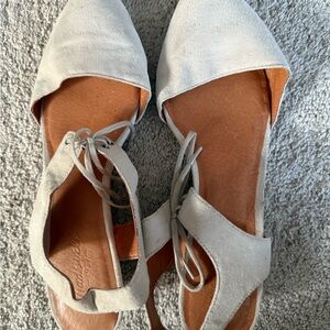 Madewell Gray mini wedge shoes with Lace-Up Design
